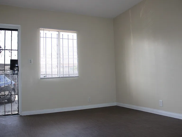6340 10th Ave — Photo 14