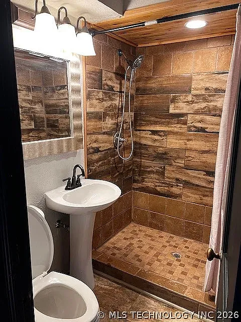 3 bed, $1,200 — Photo 4