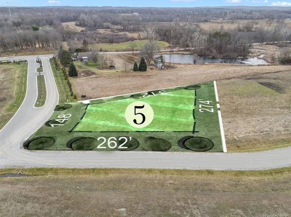 1535 Vista Dr, Oakland, MI 48363