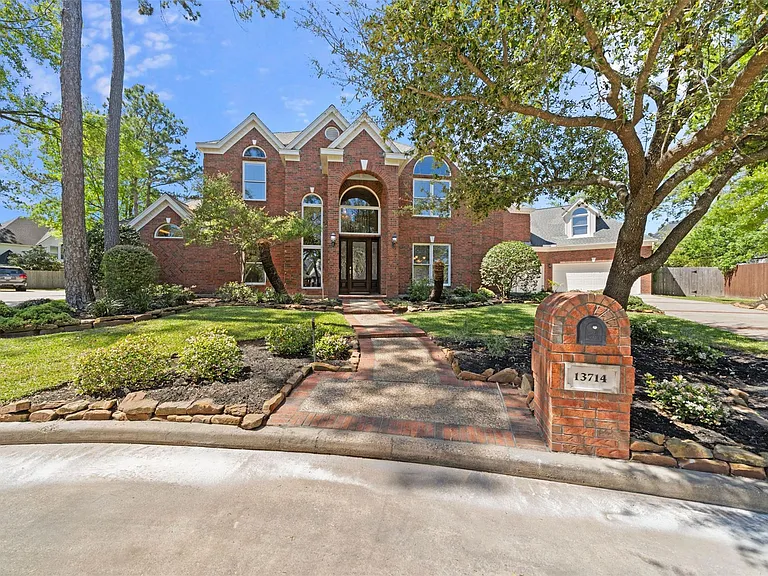 13714 Gainesway Dr — Photo 46