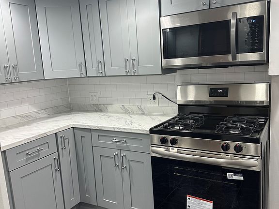 5th image of 1531 W Ardmore Ave #G