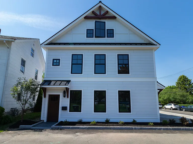 650 Main St #3 — Photo 5