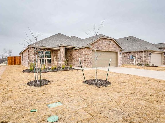 3rd image of 3129 Paint Horse Dr