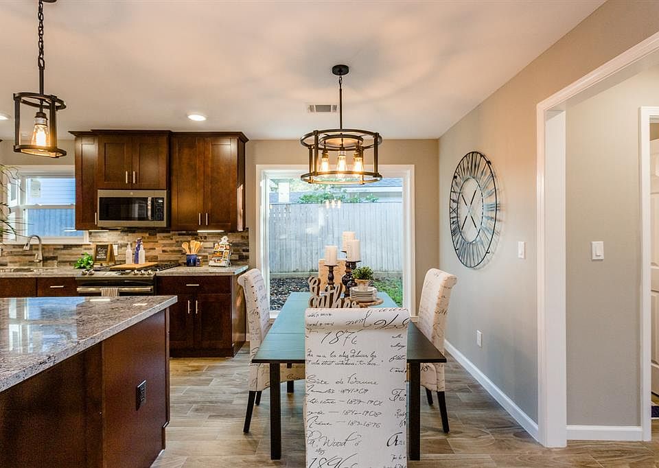 1st image of 210 Big Hollow Ln
