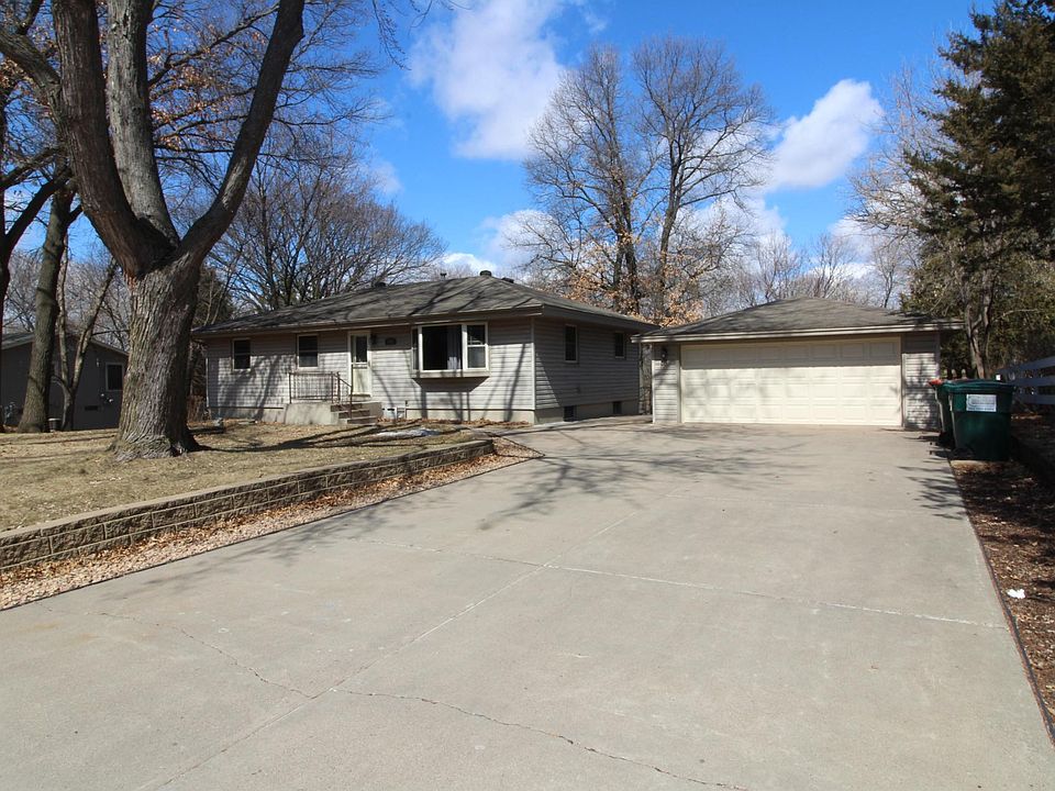 1st image of 1065 132nd Ln NE