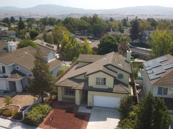 711 Hillock Dr, Hollister, CA 95023
