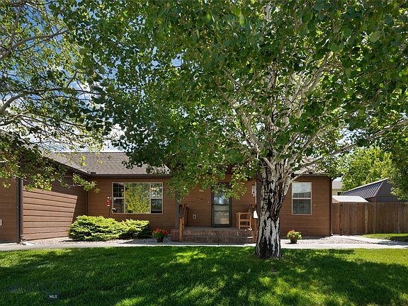 2nd image of 904 Ernie Ct