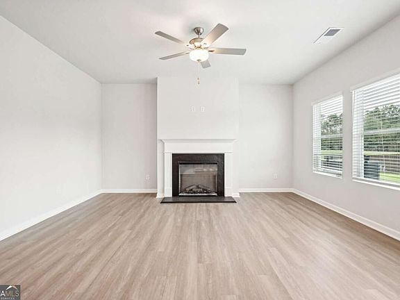 3rd image of 5836 Maddox Rd