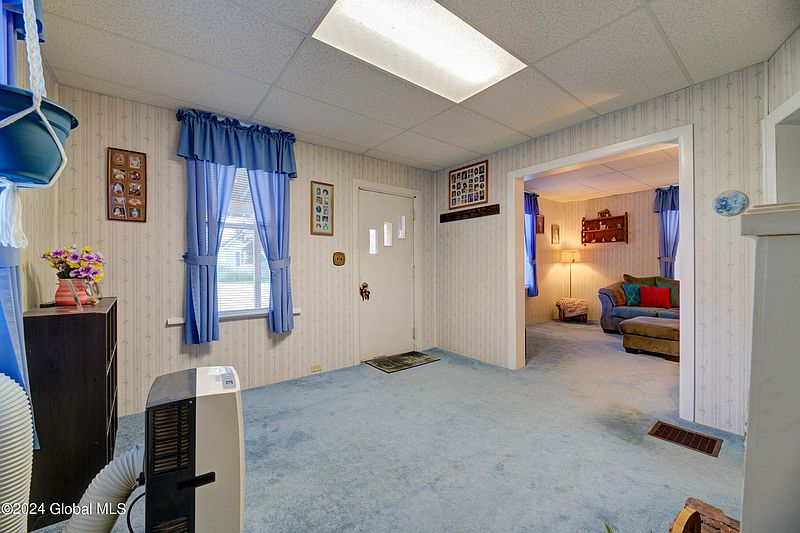 4th image of 124 Pleasant Avenue