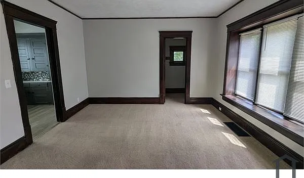 163 Russell Ave — Photo 32