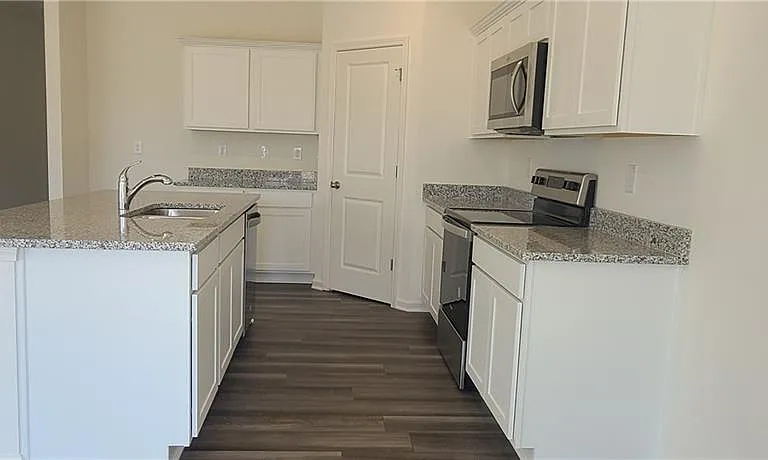 132 Verona Dr NW — Photo 3