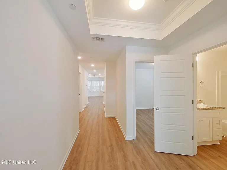 11405 Camden Court Cir — Photo 2