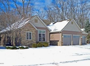 1330 Whispering Trl, Benton Harbor, MI 49022