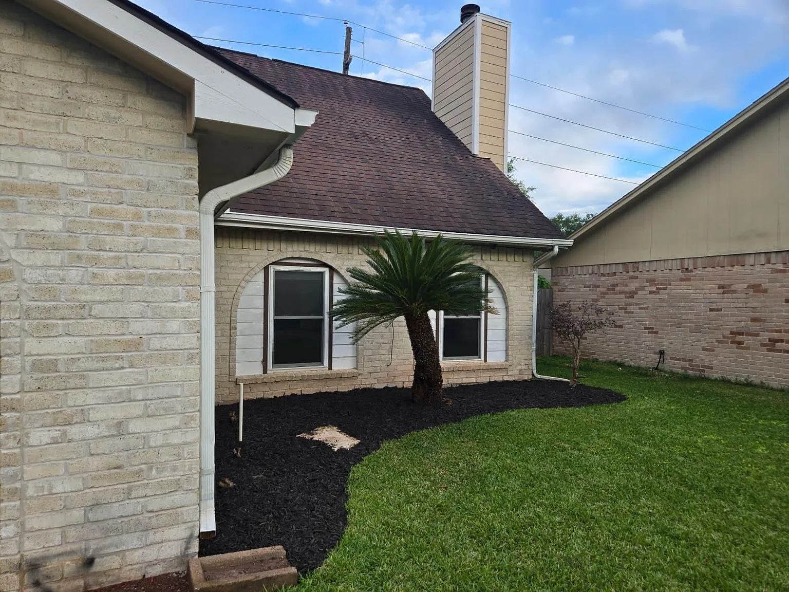 3 bed, 2.5 bath, 2618 sqft, $1,999 — Photo 4