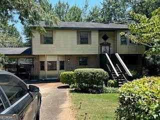 3rd image of 2690 Rockdale Dr