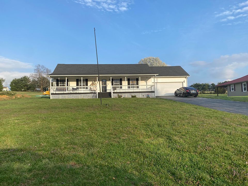 1st image of 220 Deerwood Dr