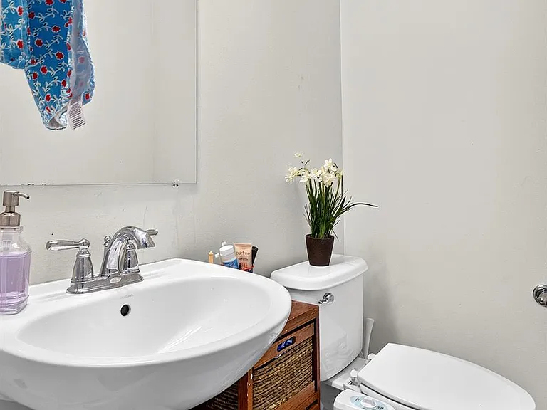 2103 Ethan Ln — Photo 9
