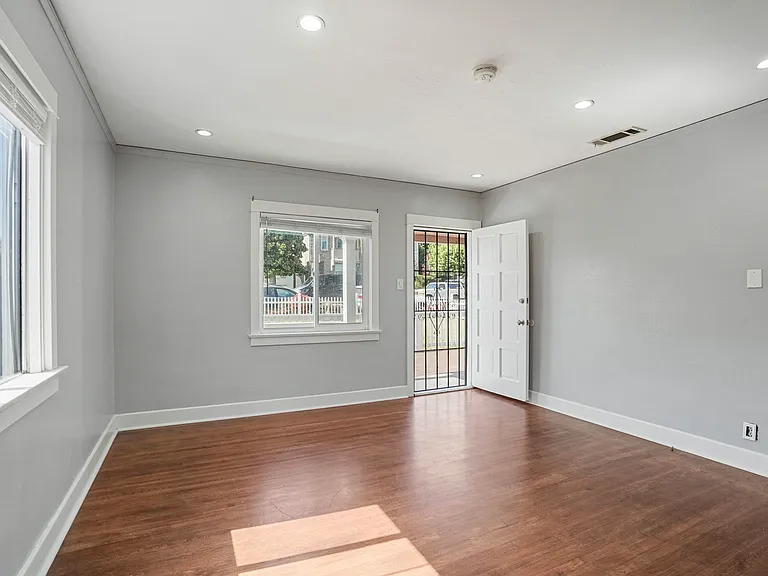 2251 Felspar St — Photo 11