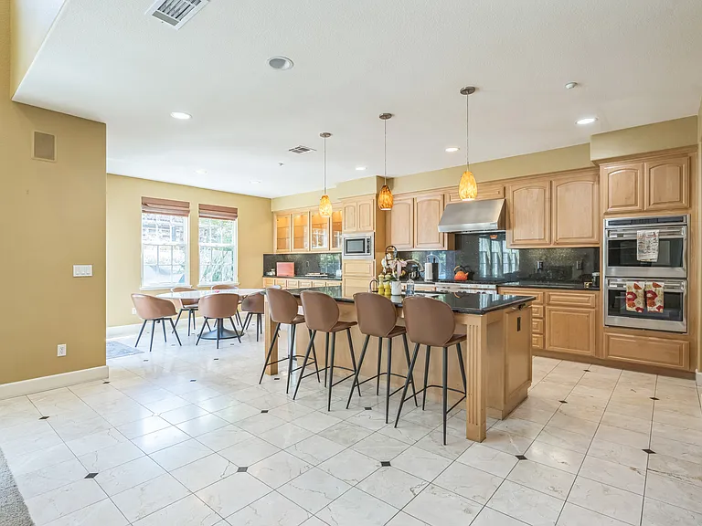 152 Laurelwood Dr — Photo 13