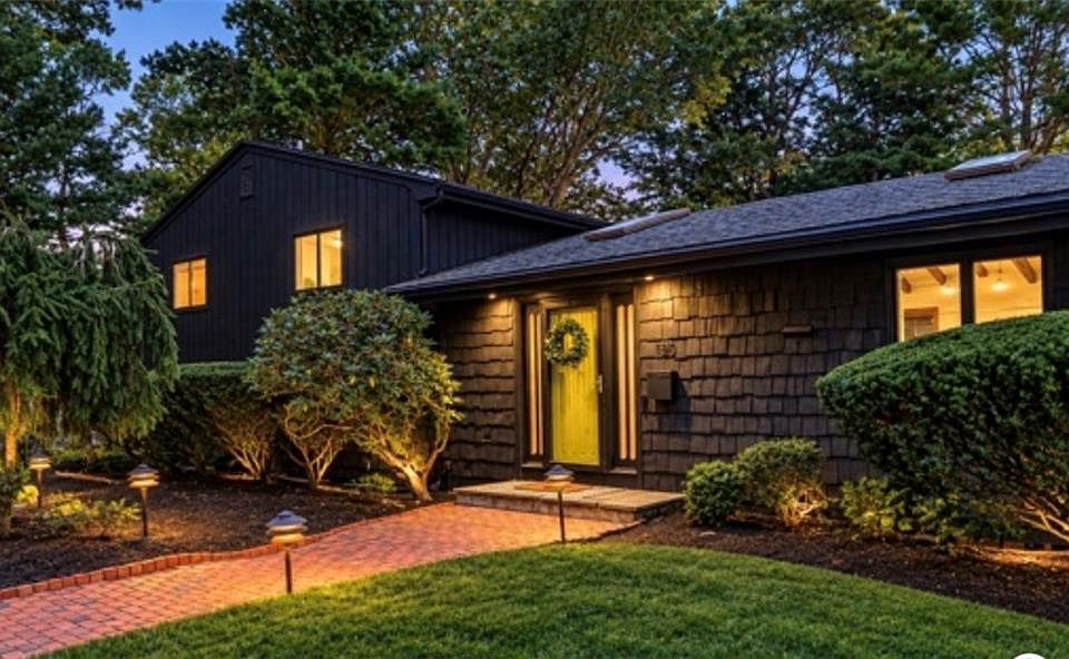 1st image of 160 Windermere Way
