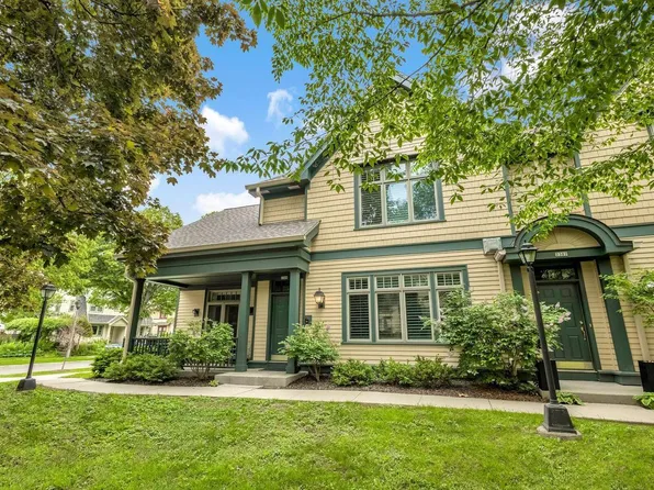 2309 East Stratford COURT, Shorewood, WI 53211