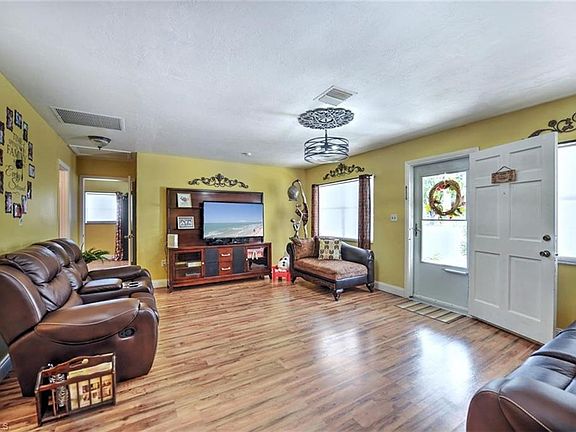 5th image of 6100 Hamilton Dr