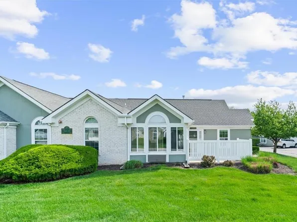 7127 Meadow View St, Shawnee, KS 66227