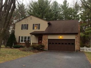 964 N Pine Hill Dr, Schenectady, NY 12303