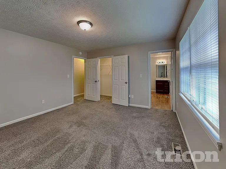 1690 Fountain Lake Dr E — Photo 6