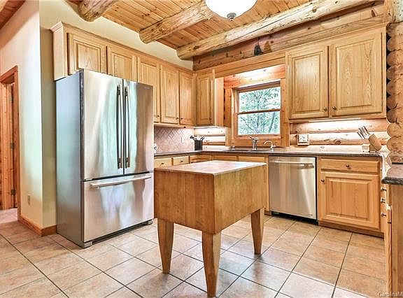 5th image of 7325 Mockingbird Ln
