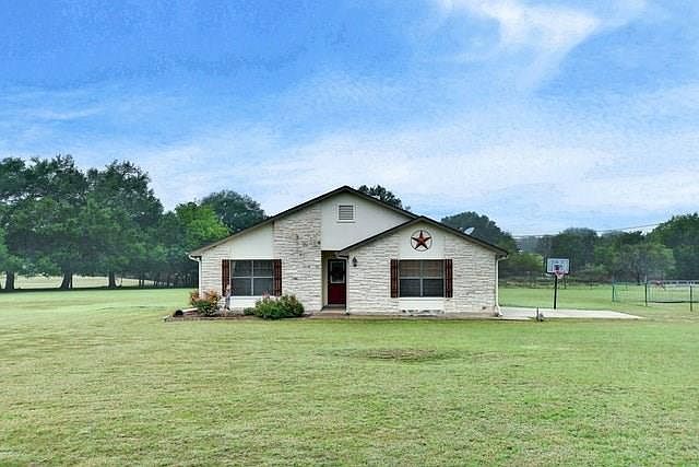 1st image of 125 Pruddy Oaks