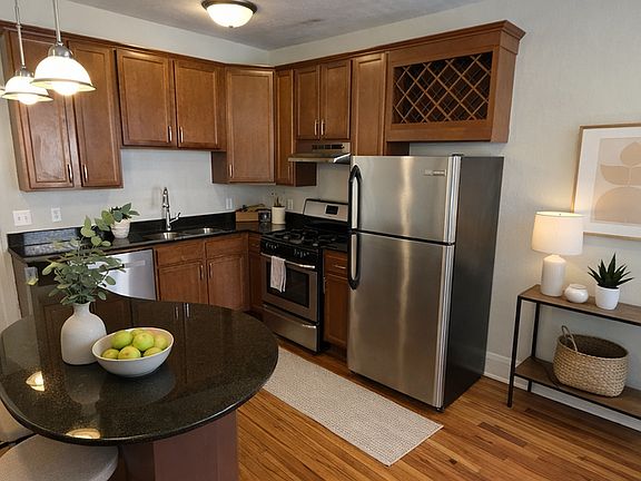 3rd image of 2300 Harriet Ave S #304