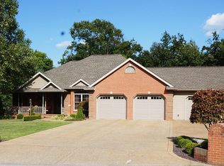 507 Easy St, Mount Carmel, IL 62863