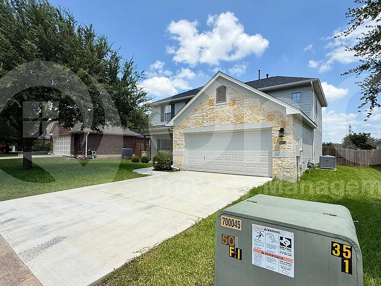 12224 Timber Heights Dr — Photo 2