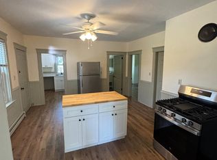 81 Battey St APT 2, Putnam, CT 06260
