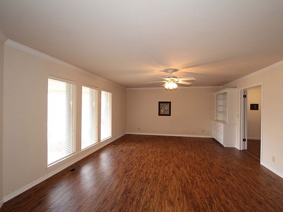 5th image of 1205 S Apple St