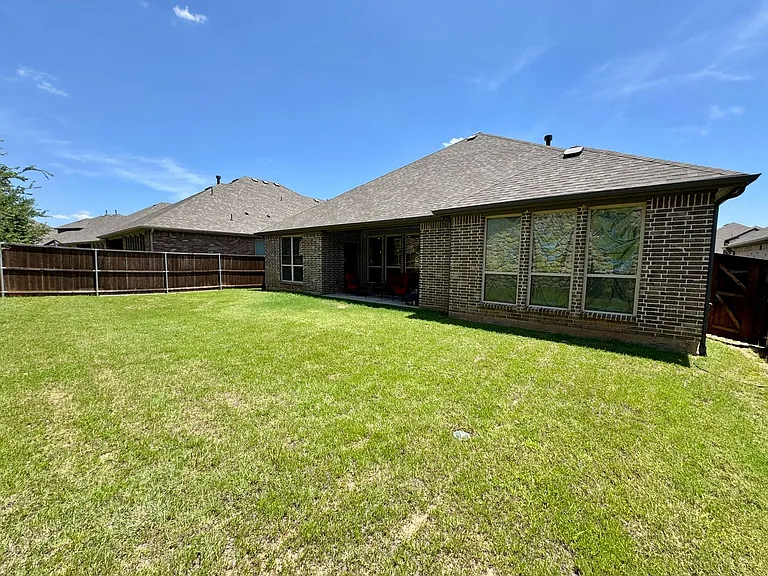 809 Uplands Dr — Photo 24