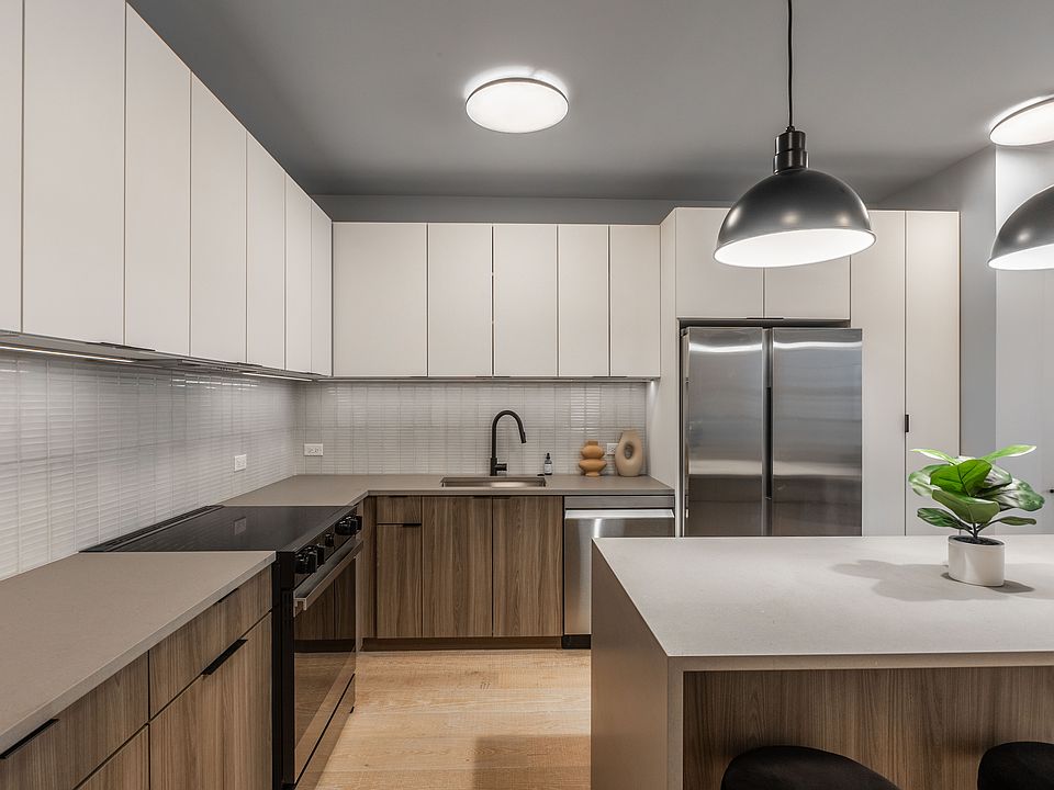 Unit #305 (3-bed, 2-bath)