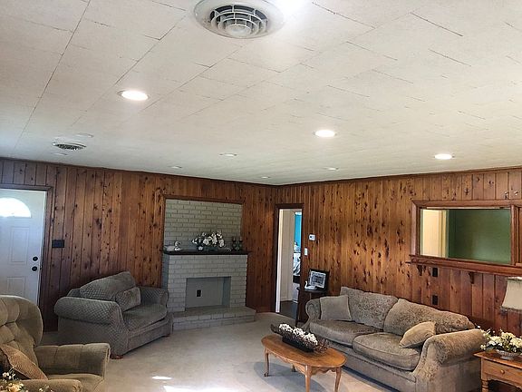 Living room toward hall