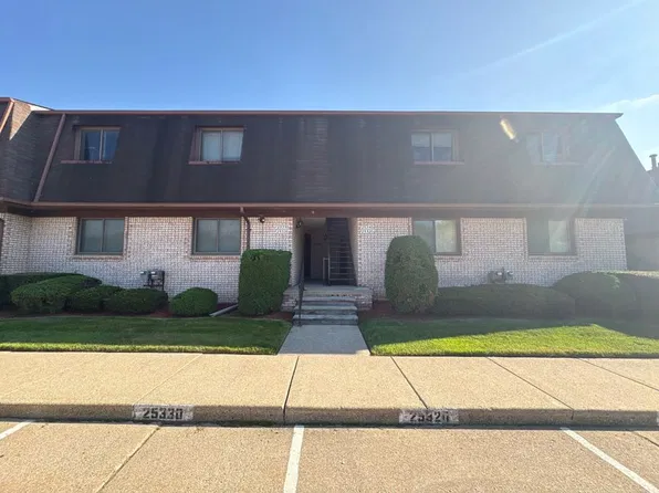 25350 Quarterdeck St, Harrison Township, MI 48045
