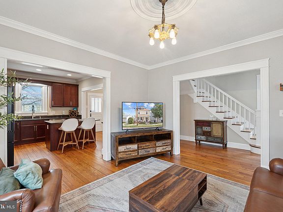 5th image of 717 Lee Ave