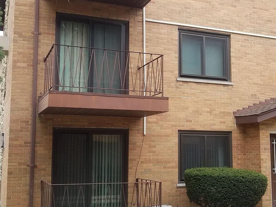 2nd image of 6035 W 64th Pl APT 6