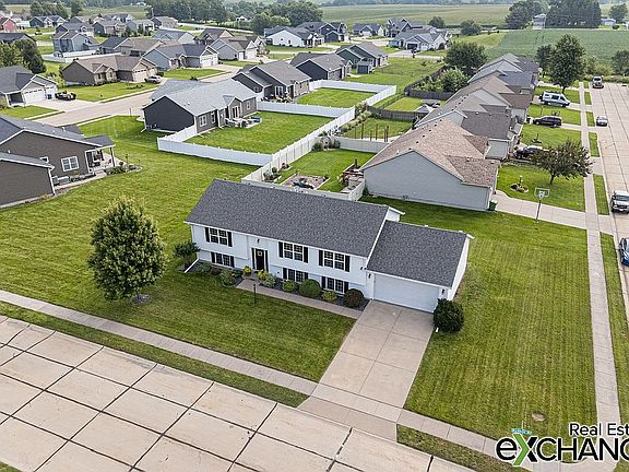 2nd image of 41 Nicholas Dr