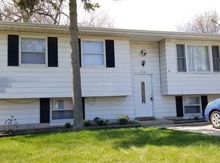 1124 Barberry Ln, Round Lake Beach, IL 60073