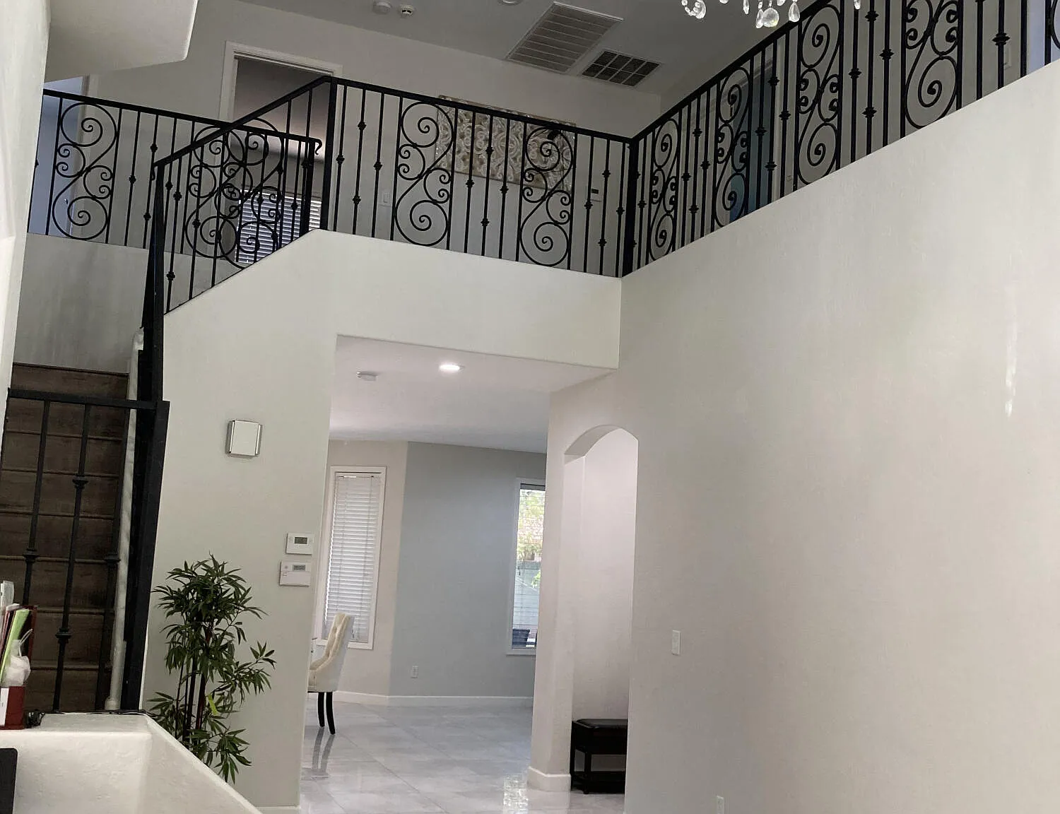 5 bed, 3.0 bath, 3065 sqft, $4,100 — Photo 3