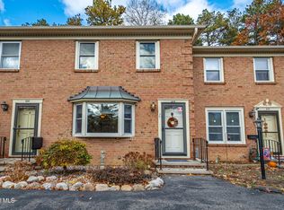 234 Point Of Woods Dr, Albany, NY 12203