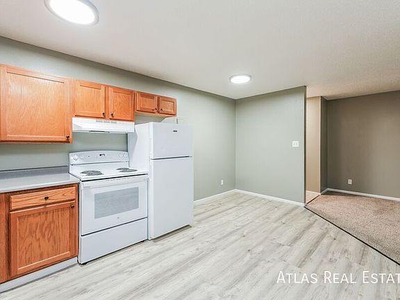 3rd image of 2610 E Fountain Blvd #307