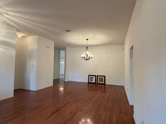 3rd image of 5109 Spicewood Dr