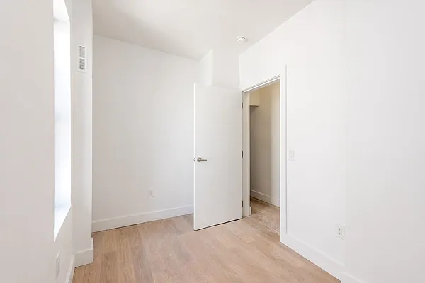 Rented by Nooklyn NYC LLC | media 17