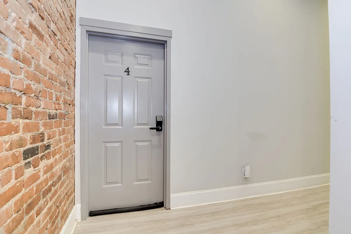 Building Photo - 164 N Louisville St #4